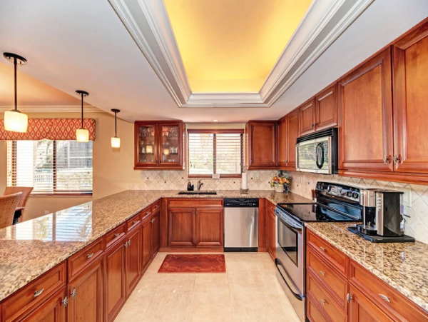 Walk to Beach Walk to South Village Siesta Key condo