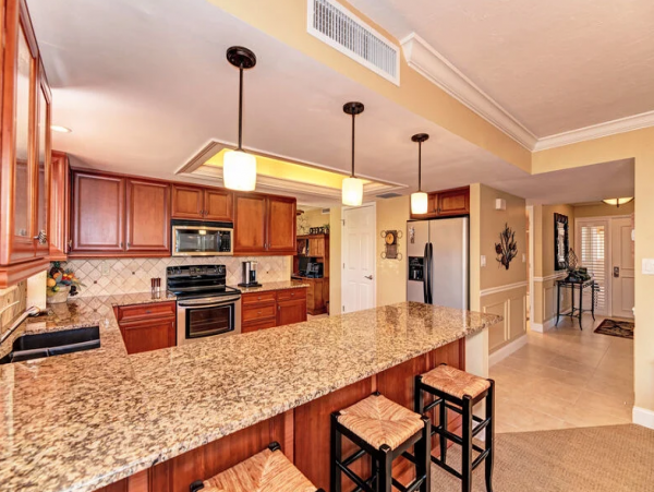 Walk to Beach Walk to South Village Siesta Key condo