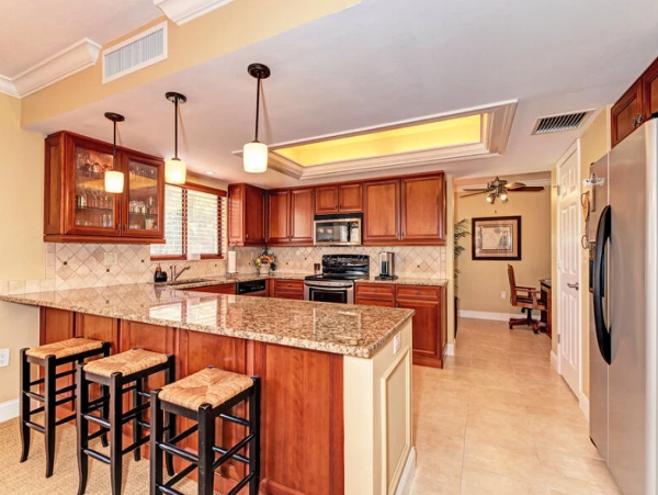 Walk to Beach Walk to South Village Siesta Key condo