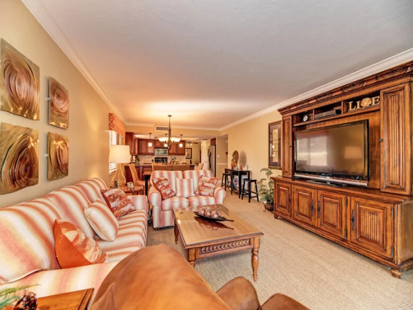 Walk to Beach Walk to South Village Siesta Key condo