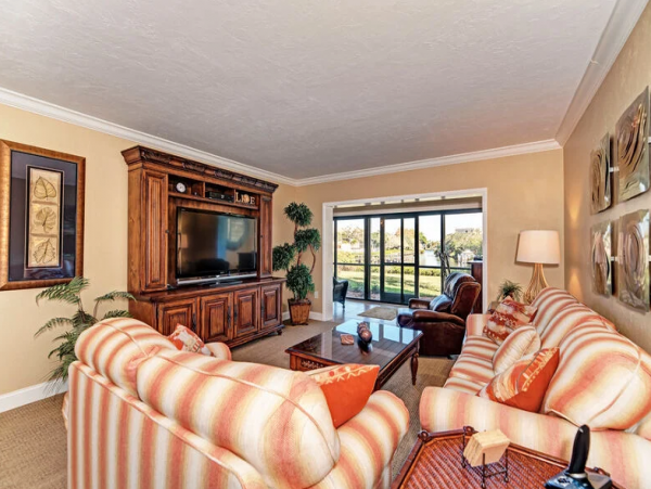 Walk to Beach Walk to South Village Siesta Key condo