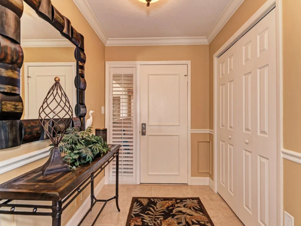Walk to Beach Walk to South Village Siesta Key condo