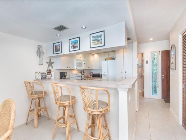 Two-Story Vacation Rental with Gulf Views