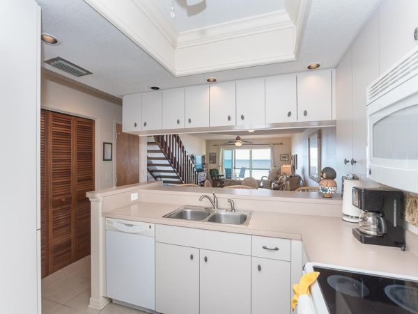 Two-Story Vacation Rental with Gulf Views