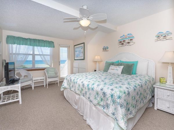 Two-Story Vacation Rental with Gulf Views
