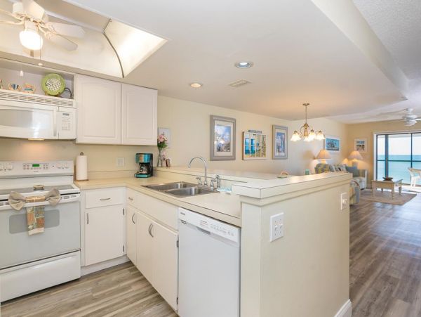 Spacious Vacation Rental with 2 Bedrooms & Gulf Views