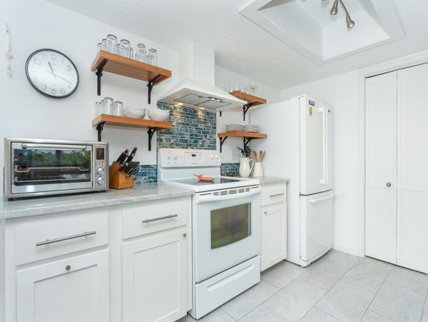 Beautiful 2-Bedroom Vacation Home in Placida Shared Pool & Docks