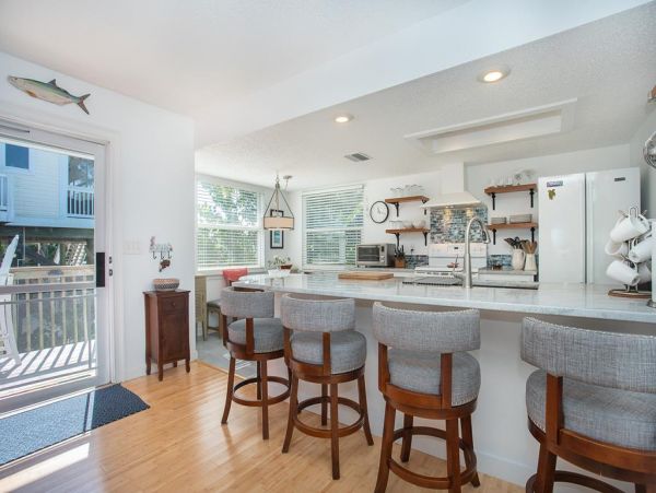 Beautiful 2-Bedroom Vacation Home in Placida Shared Pool & Docks