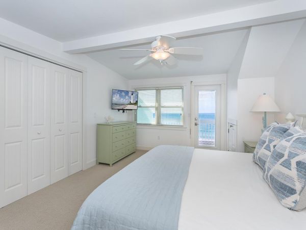 Boca Grande Two Bedroom House with Full Ocean View Sleeps 6