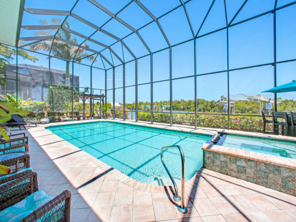 Short walk to Bonita Beach Access #1