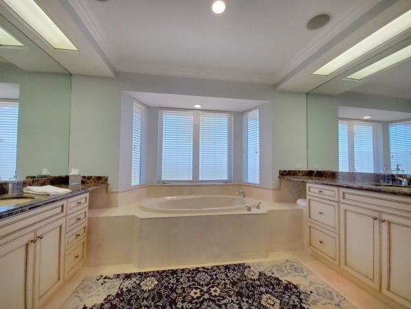 Beachfront Luxury 4 Bedroom Home in Bonita Springs