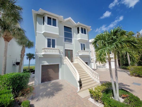 Beachfront Luxury 4 Bedroom Home in Bonita Springs