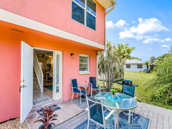 Charming 2 Bedroom Vacation Condo in Fort Myers