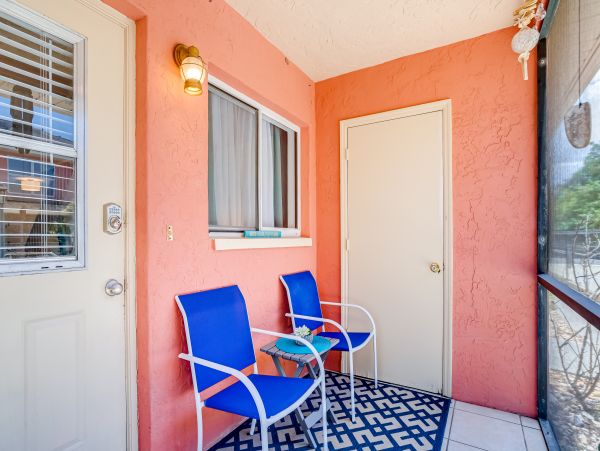 Charming 2 Bedroom Vacation Condo in Fort Myers