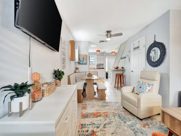 Charming 2 Bedroom Vacation Condo in Fort Myers