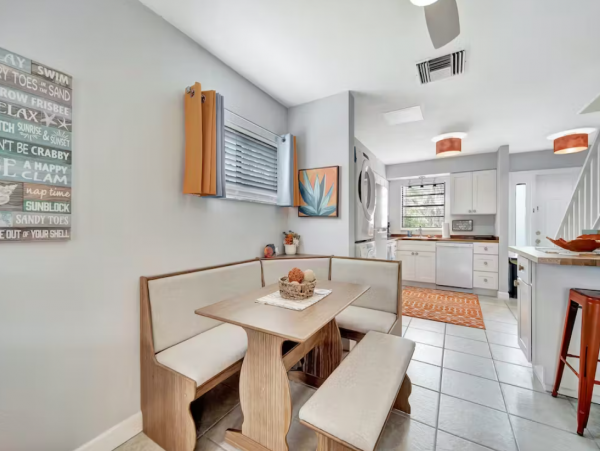 Charming 2 Bedroom Vacation Condo in Fort Myers