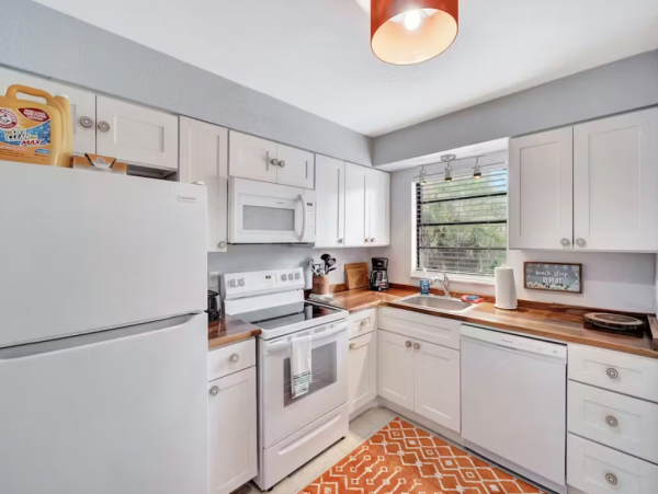 Charming 2 Bedroom Vacation Condo in Fort Myers