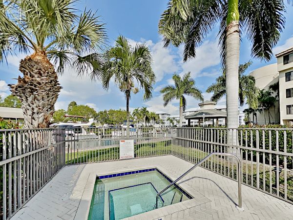 Dreamy Fort Myers Corner Condo 200 Ft To the Beach!