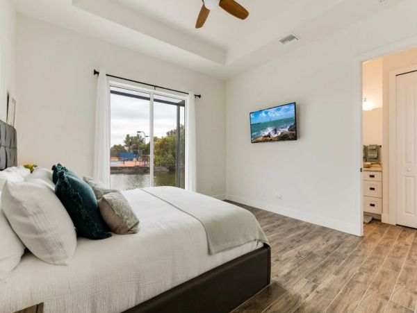 Cape Coral Luxury Vacation Home Rental with Private Pool