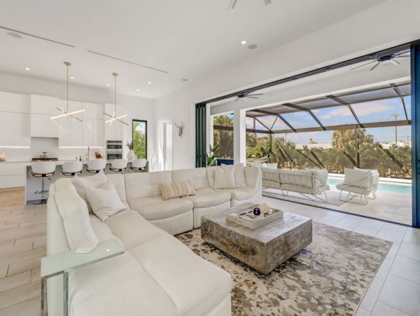Canal Front Luxury Vacation Villa in Cape Coral Private Pool