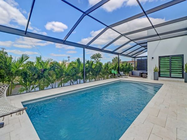 Canal Front Luxury Vacation Villa in Cape Coral Private Pool