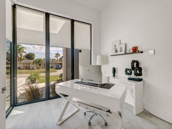 Canal Front Luxury Vacation Villa in Cape Coral Private Pool