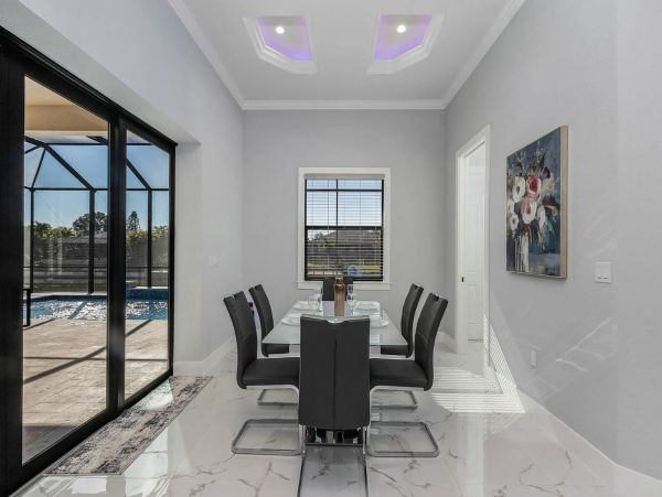 Waterfront 3 Bedrooms Plus Den Rental in Cape Coral Sleeps 6