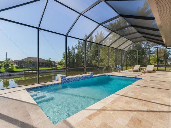 Waterfront 3 Bedrooms Plus Den Rental in Cape Coral Sleeps 6