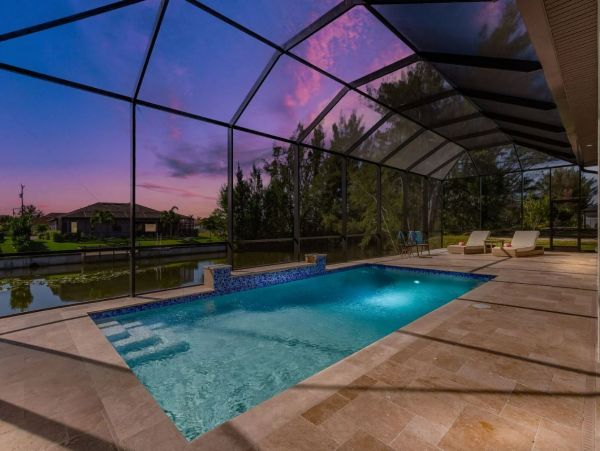 Waterfront 3 Bedrooms Plus Den Rental in Cape Coral Sleeps 6