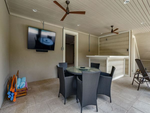 Hilton Head Vacation Pool Home - Short Walk to Beach