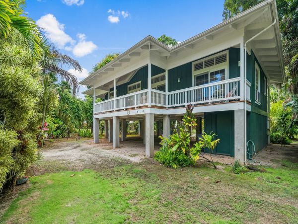 Kilauea Vacation Home Walk to Beach 3 Bedrooms Sleeps 6
