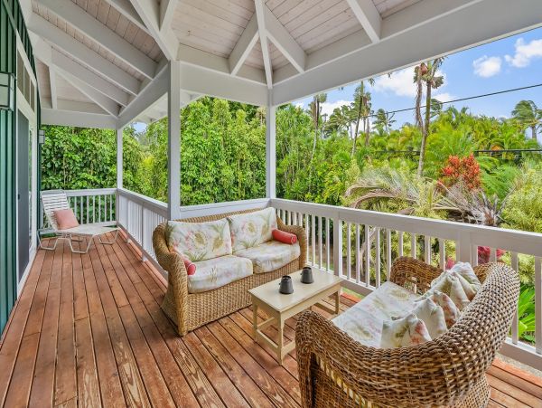 Kilauea Vacation Home Walk to Beach 3 Bedrooms Sleeps 6