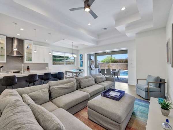 Naples Vacation Pool Home 4 Bedrooms Sleeps 9 Walk To Beach