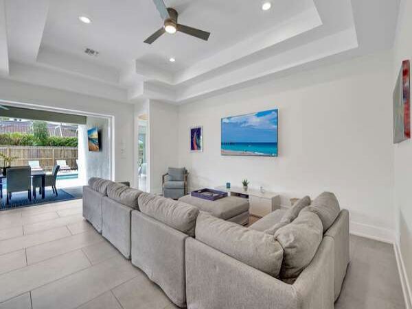 Naples Vacation Pool Home 4 Bedrooms Sleeps 9 Walk To Beach