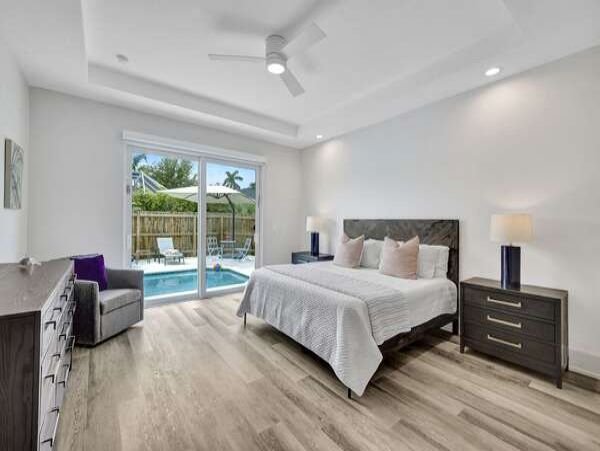 Naples Vacation Pool Home 4 Bedrooms Sleeps 9 Walk To Beach