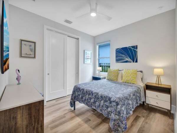 Naples Vacation Pool Home 4 Bedrooms Sleeps 9 Walk To Beach