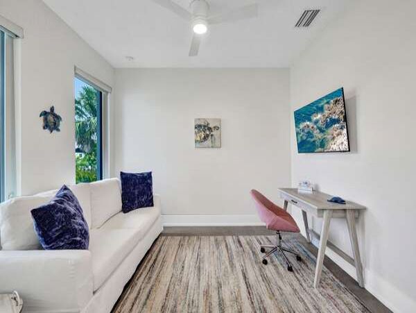 Naples Vacation Pool Home 4 Bedrooms Sleeps 9 Walk To Beach