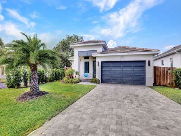 Naples Vacation Pool Home 4 Bedrooms Sleeps 9 Walk To Beach