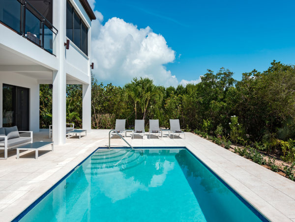 Luxury Villa with Private Pool in Long Bay Beach