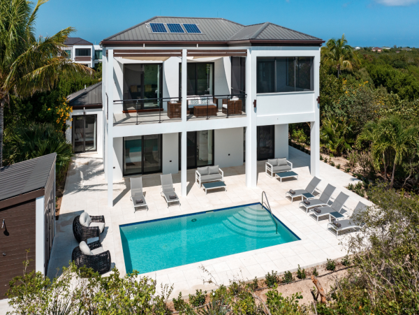 Luxury Villa with Private Pool in Long Bay Beach