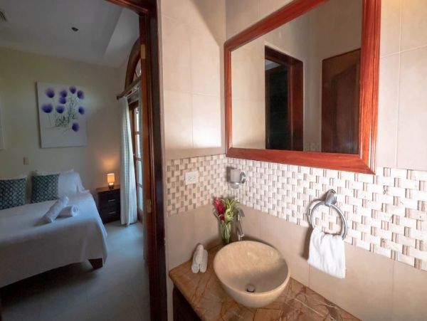 Costa Rica Six Bedroom Vacation Villa with Pool & Hot Tub