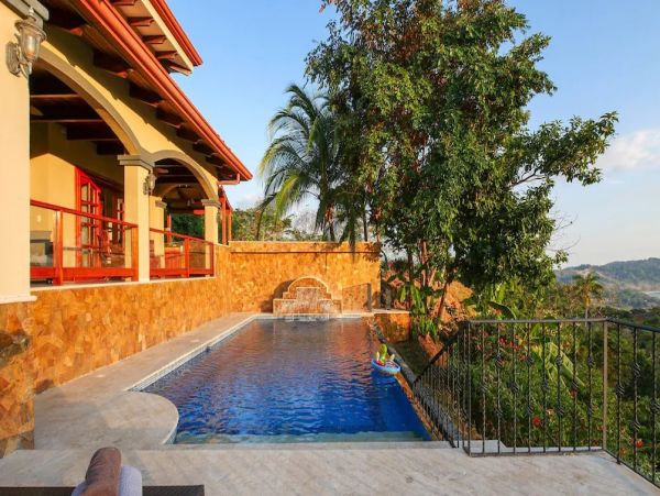 Costa Rica Six Bedroom Vacation Villa with Pool & Hot Tub
