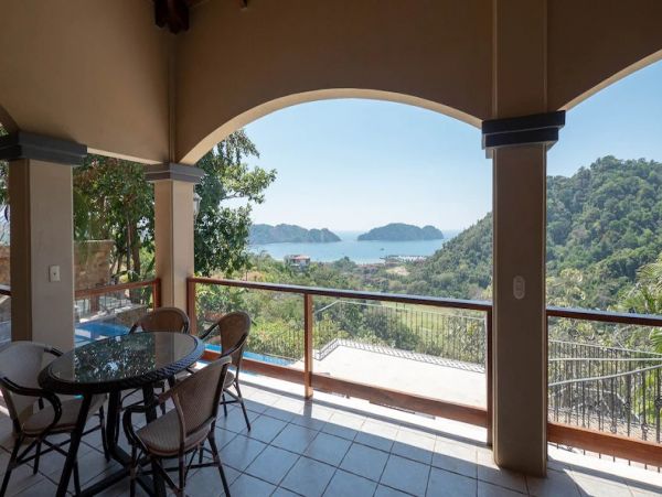 Costa Rica Six Bedroom Vacation Villa with Pool & Hot Tub