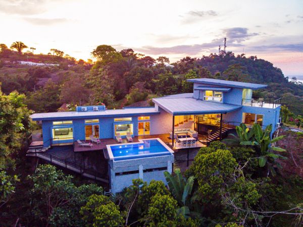 Spacious 5 Bedroom Villa in Manuel Antonio