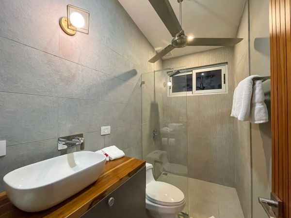 Spacious 5 Bedroom Villa in Manuel Antonio