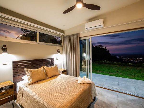 Spacious 5 Bedroom Villa in Manuel Antonio