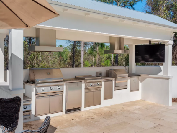 Gorgeous 5 Bedroom Vacation Pool Home in Rosemary Beach