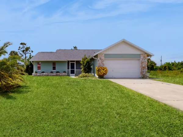Quiet Getaway in a Prime Location! 3 Bed/2 Bath Home with Pool