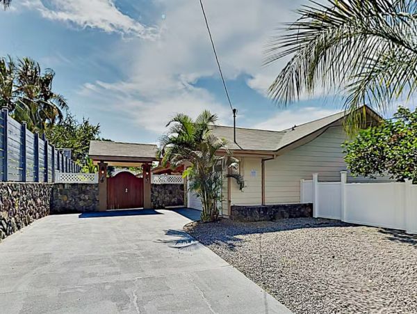Kailua-Kona 5 Bedroom Vacation Home with Private Hot Tub