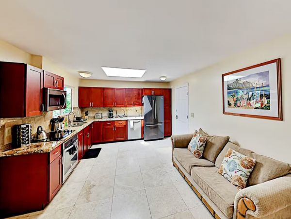 Kailua-Kona 5 Bedroom Vacation Home with Private Hot Tub